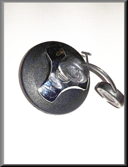 Bouchon de réservoir avec clé – Renault 12 – Renault 16 - Renault divers - OEM 7701402430