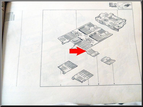 Bodem reparatie stuk rechts achter – Renault 16