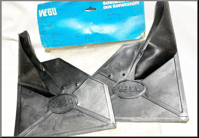 Jeu de bavettes arrière – Renault 16 – OEM 632849