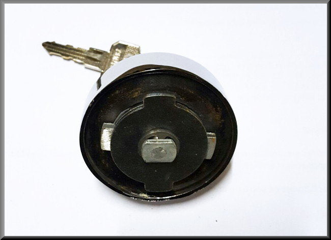 Fuel cap with key (chrome) – Renault 12 – Renault 15 – Renault 17 – Renault 16 - OEM 7700522830A
