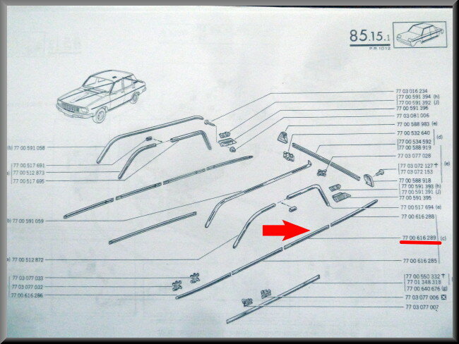 Liste sur porte arrière gauche et droite – Renault 12 – OEM 7700616289