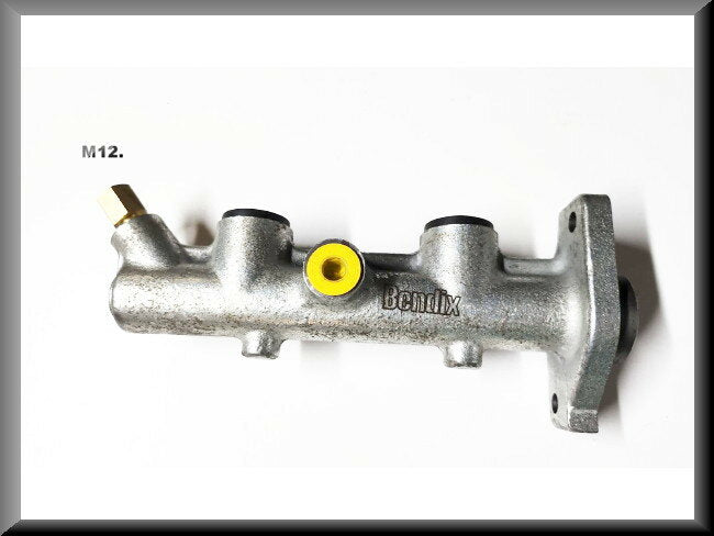 Maître-cylindre M12 x1 et M10 x1 – Renault 12 – OEM 7700577839