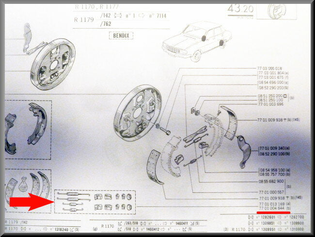 Kit de fixation de mâchoires de frein – Renault 12 – Renault 16 - OEM 7701004644
