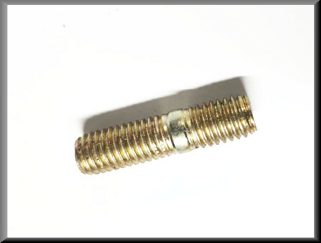 Stud M8x32 – Renault 16