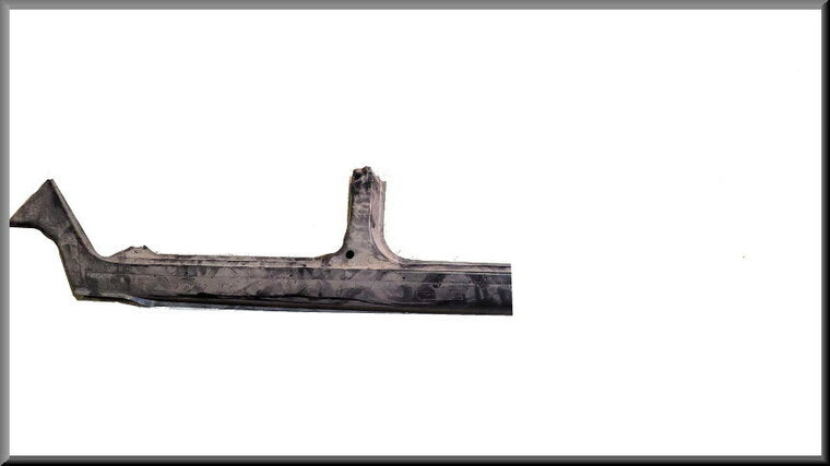 Longeron avant droit avec montants A, B et C – Renault 16 – OEM 0710976300