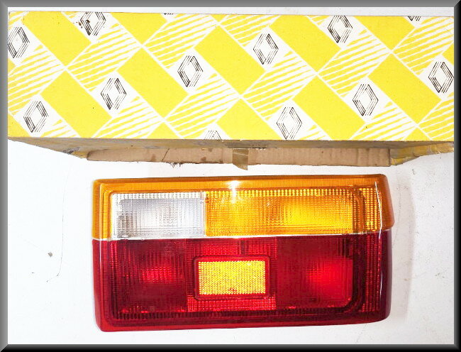 Tail light glass right (SEIMA 20910) – Renault 9 – OEM 7701026879 / 7701367633 – NOS