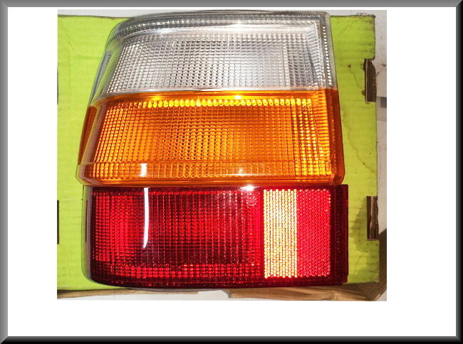 Verre de feu arrière gauche. (SEIMA 2135) – Renault 11 - Renault 9 – OEM 7701366556 – NOS
