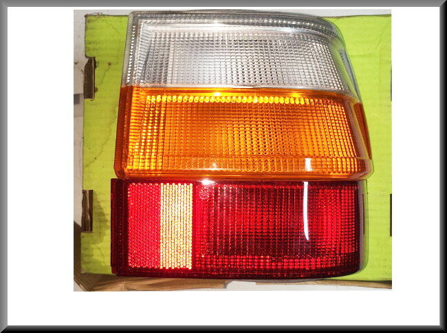 Rear light glass right (SEIMA 2135) – Renault 11 – OEM 7701366557 – NOS