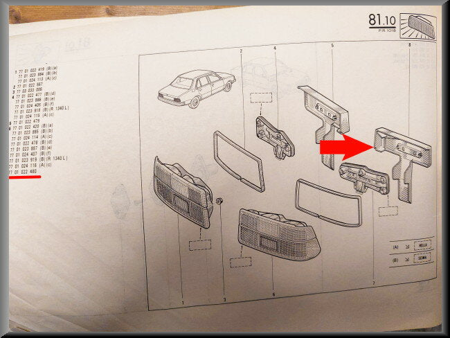 Afdekkap achterlicht rechts – Renault 18 – OEM 7701022480