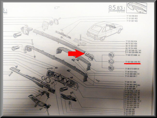 Partie droite du tableau de bord – Renault 16 – OEM 7700558249 – Occasion