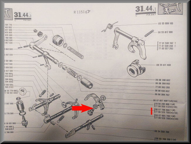Ring gear shift fork bolt reverse gear (4 and 5 speed) – Renault 16 – OEM 7700520700
