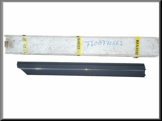 Sierstrip achter rechts – Renault 21 – OEM 7700770662 – NOS