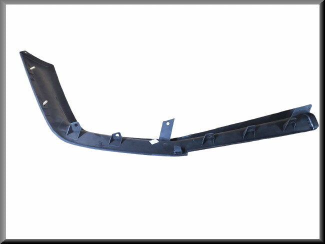 Spoiler part right – Renault 21 – OEM 7700766211 – NOS
