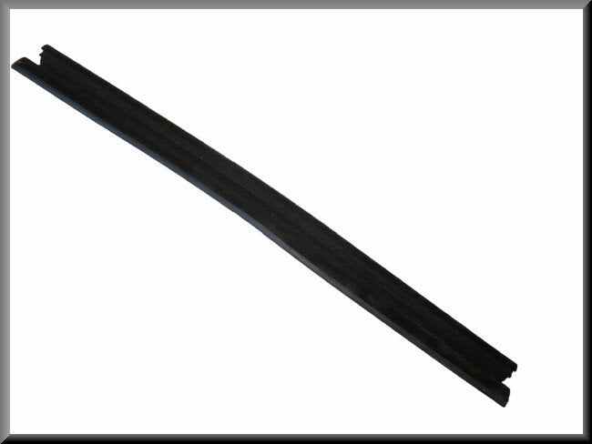 Window runner rubber – Renault 19 – OEM 7700839041 – NOS