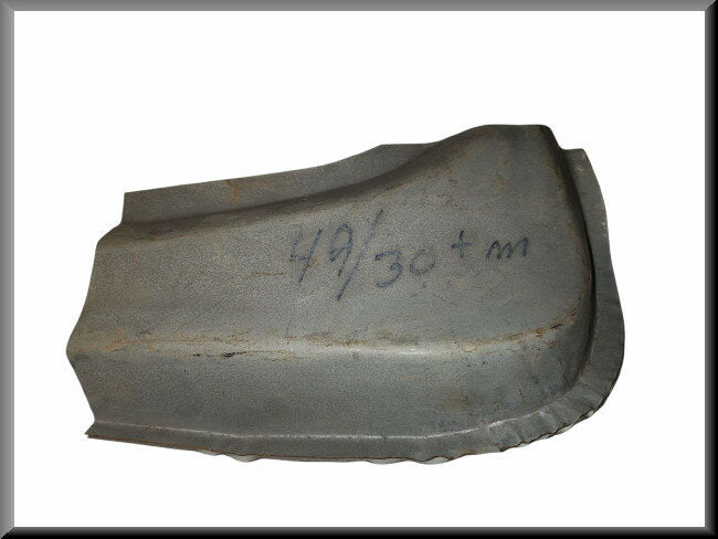 Onderzijde A stijl + voorzijde kokerbalk rechts – Renault 6 – OEM 602332 – NOS