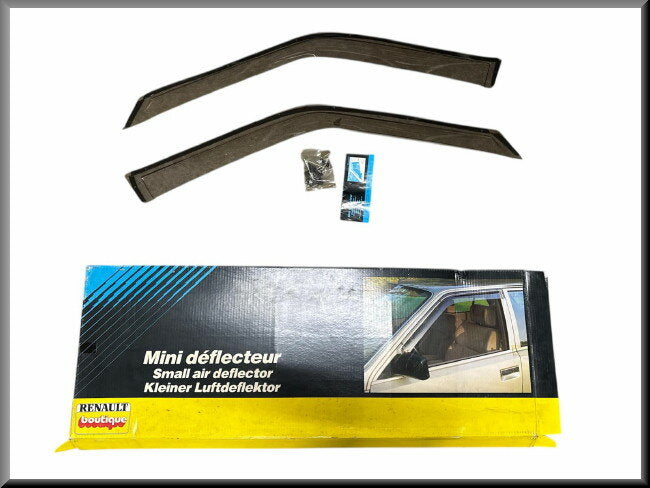 Déflecteurs d'air latéraux (jeu) avec fixation – Renault 25 – OEM 7701421611 – NOS