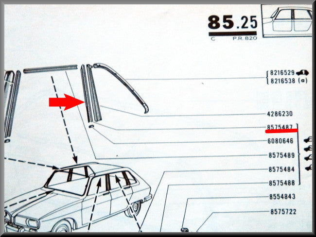Baguette chromée porte arrière gauche (à côté du montant C) – Renault 16 – OEM 0857548600 – Occasion