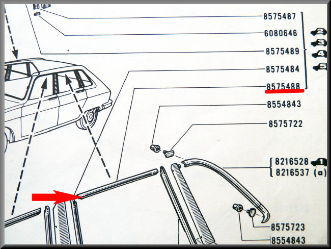Baguette chromée porte arrière gauche – Renault 16 – OEM 0857548800 – Occasion
