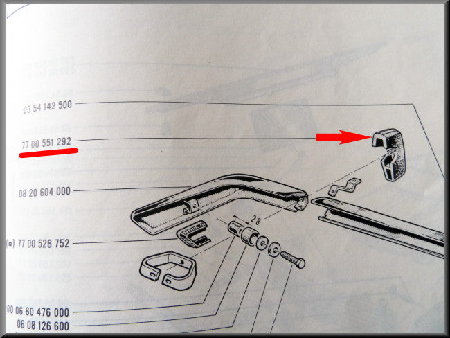 Butoir de pare-chocs arrière droit (deuxième type) – Renault 16 TL, TS (deuxième type) et TX – OEM 7700551292
