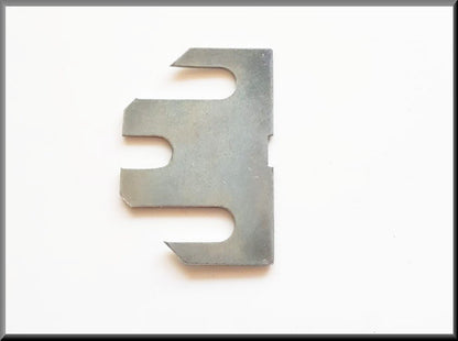 Cale charnière supérieure de porte (2mm) – Renault 12 – OEM 7700512302