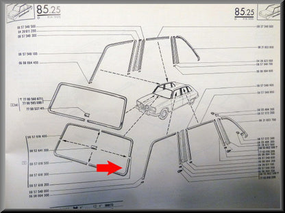 Bande décorative caoutchouc pare-brise (inférieure gauche) – Renault 16 – OEM 0857618300 – Occasion