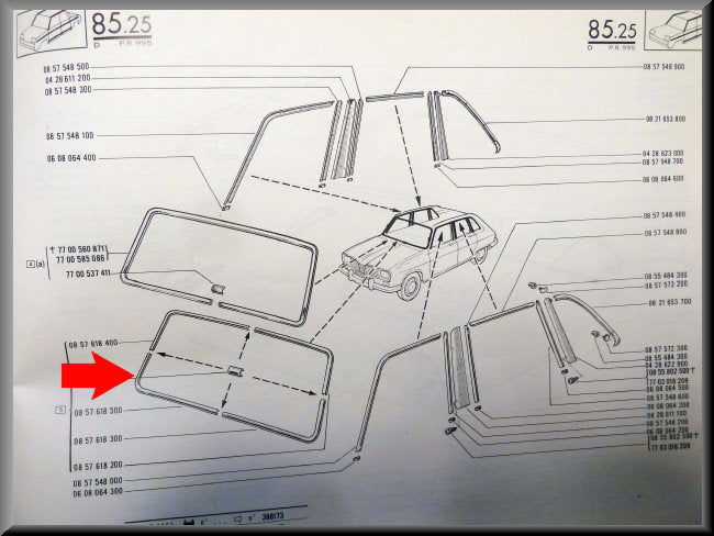 Bande décorative caoutchouc pare-brise (inférieur droit) – Renault 16 – OEM 0857618500 – Occasion