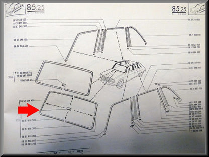 Bande décorative caoutchouc pare-brise (inférieur droit) – Renault 16 – OEM 0857618500 – Occasion