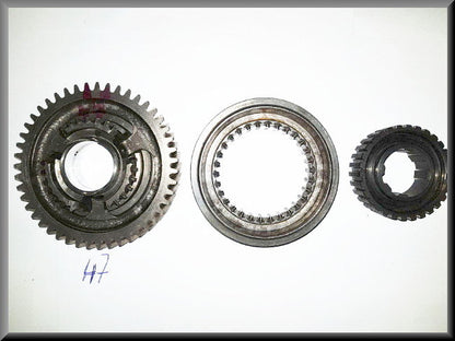 Tandwiel 1e versnelling met synchronisatienaaf (47 tanden – Renault 12 – Renault 8 - Renault 16 - OEM 7700527885A