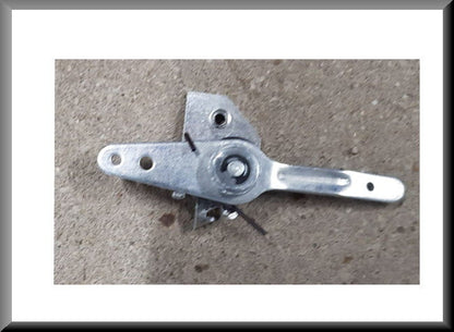 Tirette d'ouverture de serrure de porte avant gauche – Renault 12 – OEM 7700568673