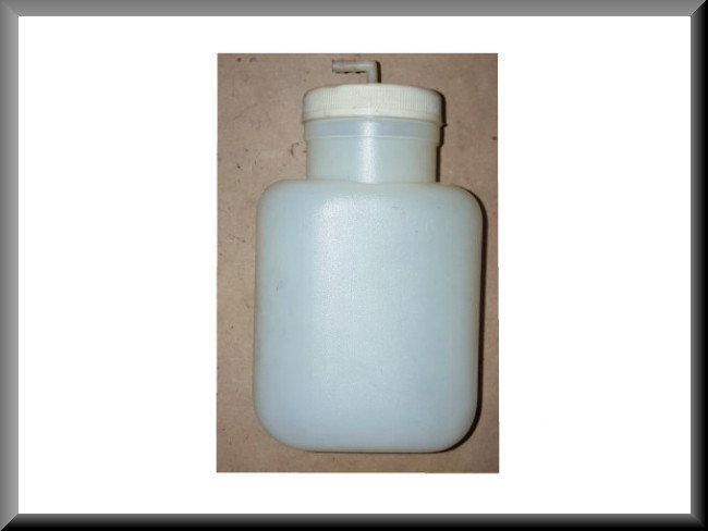 Réservoir lave-glace (plastique) – Renault 12 – Renault 5 – Renault 16 – Renault divers – OEM 7700534220