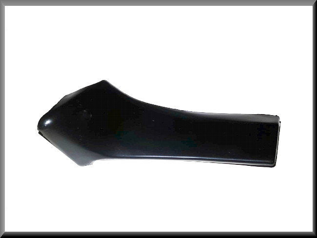 Left corner piece ventilation grille (plastic) – Renault 12 – OEM 7700539628