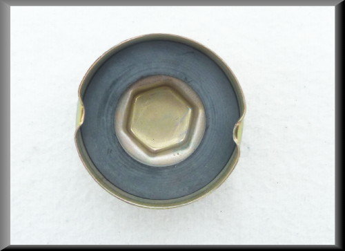 Bouchon de radiateur (avec texte) – Renault 16 – Renault 12 – Renault 20 – Renault divers – OEM 0853064700A