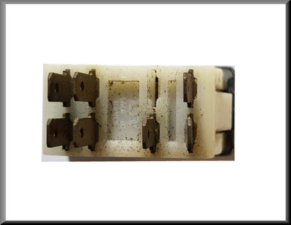 Waarschuwingslicht schakelaar met chroomrand (logo in rood driehoek naar links) – Renault 12