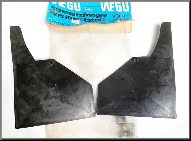 Rear mud flap set – Renault 16 – OEM 635353