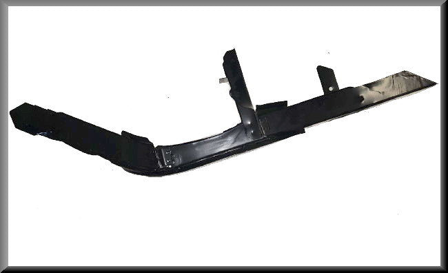 Longeron droit – Renault 12 – OEM 7700504211
