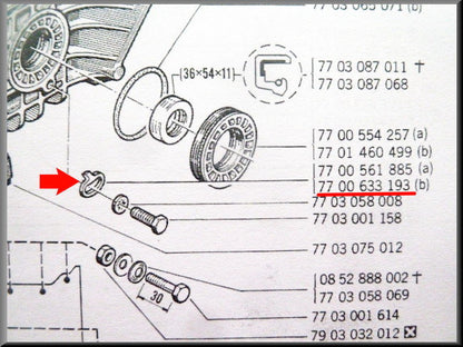 Differential bearing adjusting nut retaining plate (5-speed) – Renault 16 – OEM 7700633193