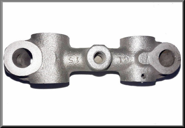 Rocker arm shaft support (with bore) – Renault 16 TX, TS – OEM 7701450290