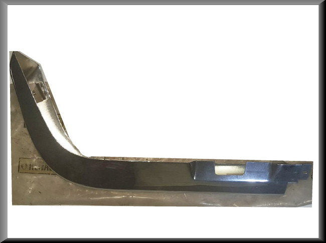 Pare-chocs d'angle avant droit (deuxième type) – Renault 16 TS – OEM 290888