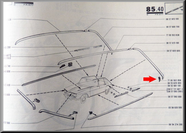 End cap rear roof trim R16 1st type.