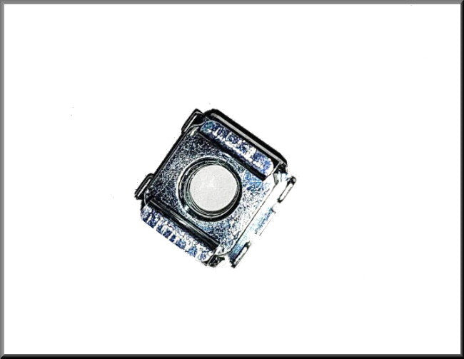 Écrou cage M5 – Renault 12 – Renault 15 – Renault 16 – Renault divers – OEM 0854690700