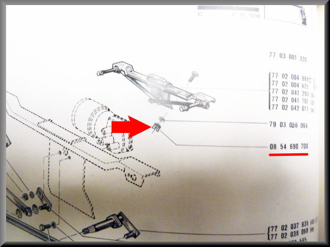 Écrou cage M5 – Renault 12 – Renault 15 – Renault 16 – Renault divers – OEM 0854690700