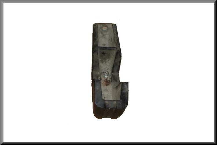 Bumper arrière droit (avec ouverture pour le jonc) – Renault 16 L, TS (premier type) – OEM 0830048400