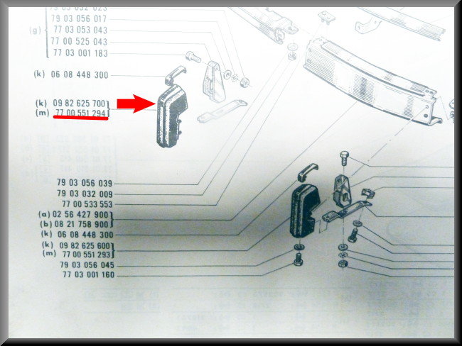 Bumper avant droit (avec logement pour le jonc) – Renault 16 TS – OEM 7700551294