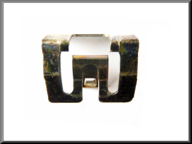 Agrafe moulure capot – Renault 12 – OEM 7700519003