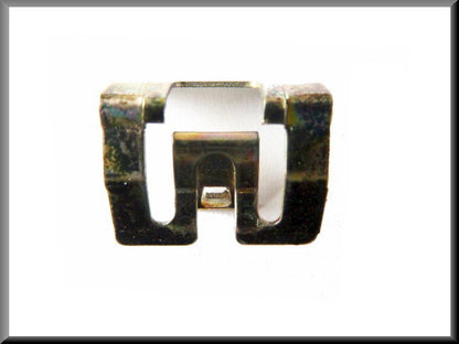 Agrafe moulure capot – Renault 12 – OEM 7700519003