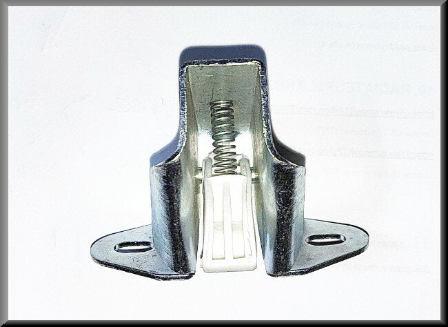 Gâche de serrure de hayon – Renault 12 – OEM 7701452497