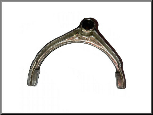 Schakelvork eerste en tweede versnelling (4 en 5 bak) – Renault 16 – OEM 7701500635