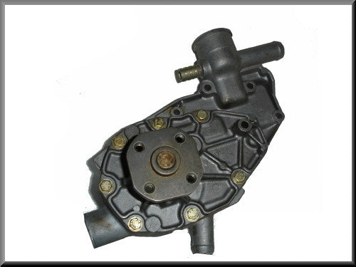 Carter de pompe à eau (sans joints ni boulons) – Renault 12 – Renault 15 - Renault 17 - Renault A 110 - OEM<!--fr-->7701457415 / 7701538074