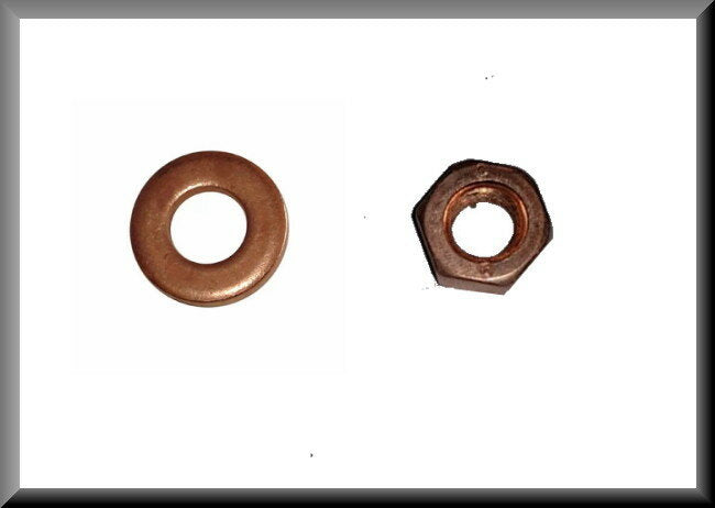Moer en revet (koper) spruitstuk bevestiging – Renault 12 – Renault 15 - Renault 16 - OEM 0706253500 / 7703032047