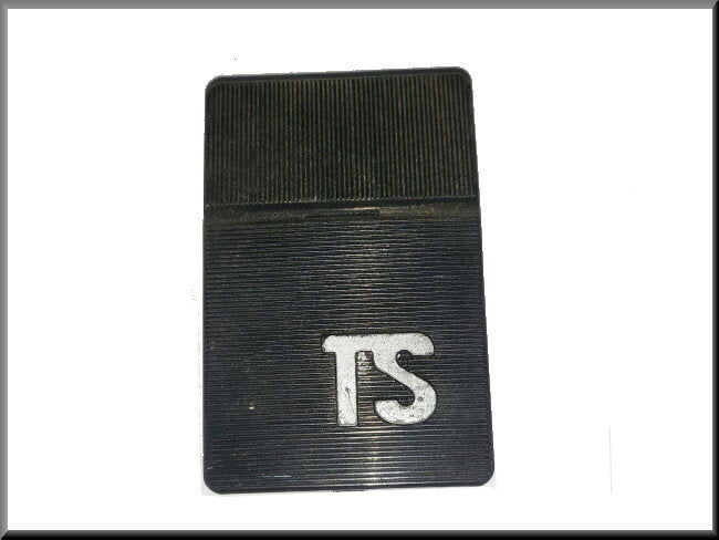 Emblem (black) – Renault 16 TS – OEM 7700502879